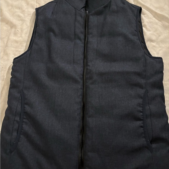 Mack Weldon Blue and Black Reversible Vest - Picture 3 of 5